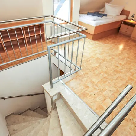 Krusenstern Apartment *
