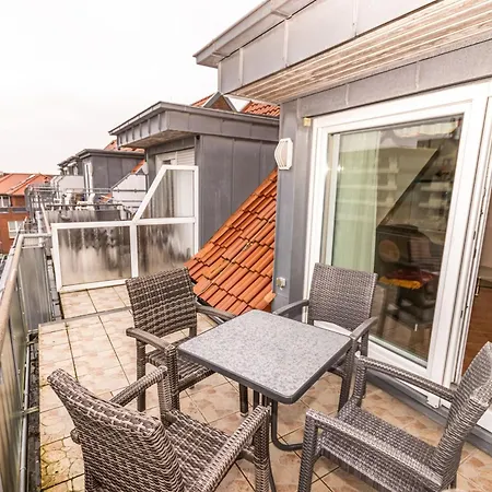 Krusenstern Apartment *